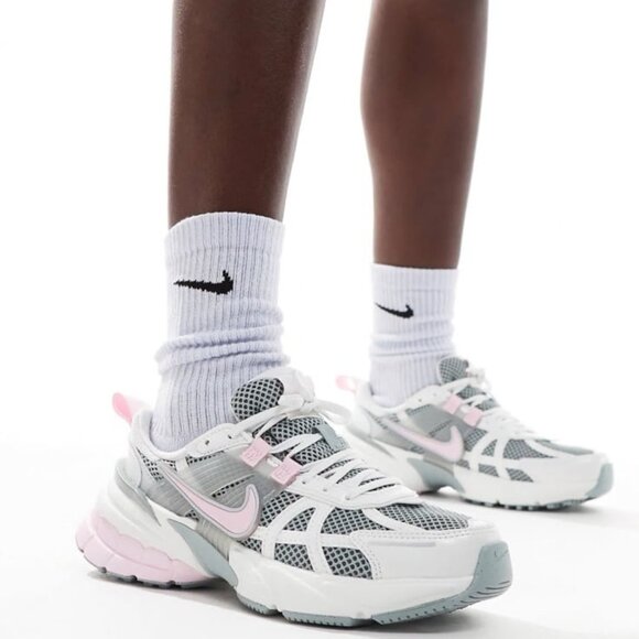 New Nike V2k Run Sneaker in Light Pumice, Pink Foam , & Photon Dust basketball - Picture 1 of 8